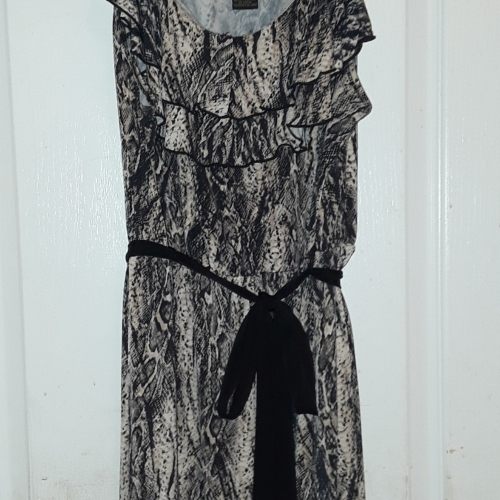 Dress.....Susan Lawrence - Picture 6 of 6